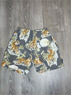 Men's Gray Tiger Print Casual Shorts